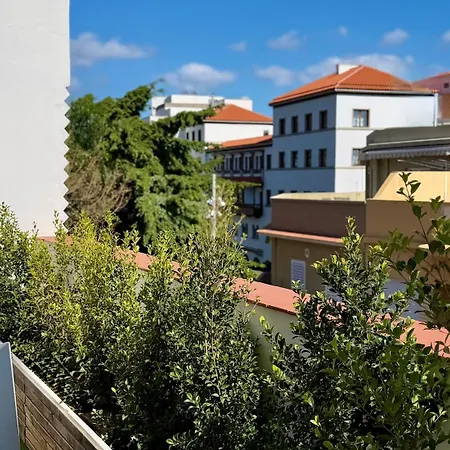 Luxury Townhouse With Rooftop Garden In The Center Ferienhaus