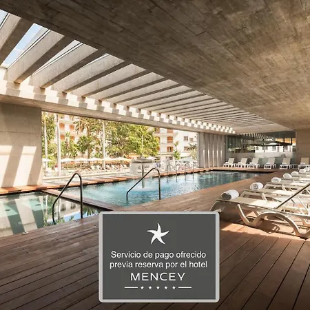 Luxury Townhouse With Rooftop Garden In The Center Ferienhaus